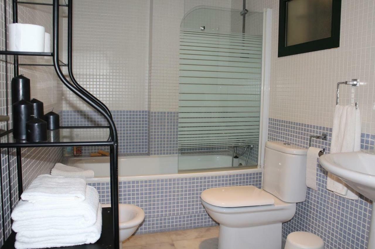 Apartamentos Rg Triana, Calle Castilla Con Patio Sevilla Exterior foto